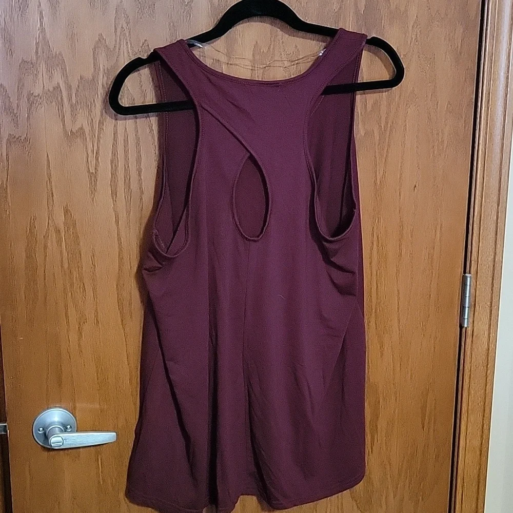 For Fox's Sake! Soft flowy keyhole tank top - Picture 2 of 5